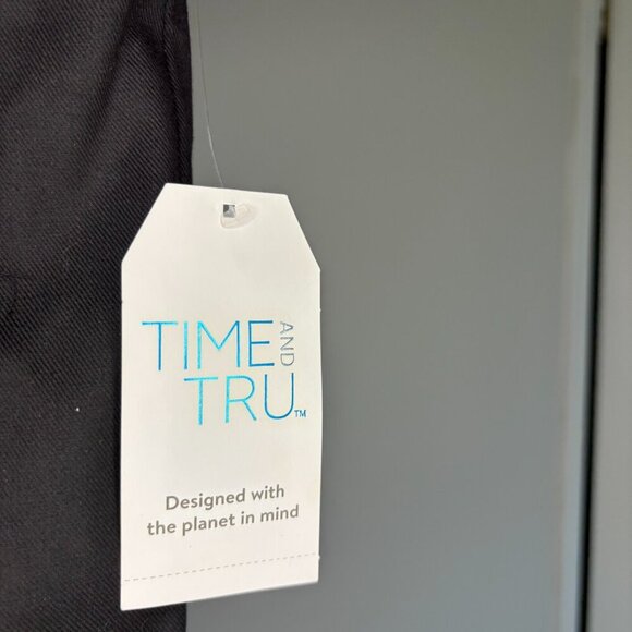 TIME and TRU NEW TT Capri Women's 16 Black Flat Front Stretch - Picture 5 of 7